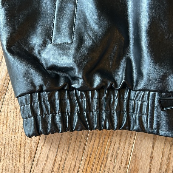 Black bomber jacket size medium! - Picture 3 of 9